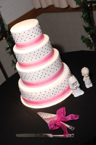 Black and Pink Wedding Cake Posted on May 27 2009 by Ryley